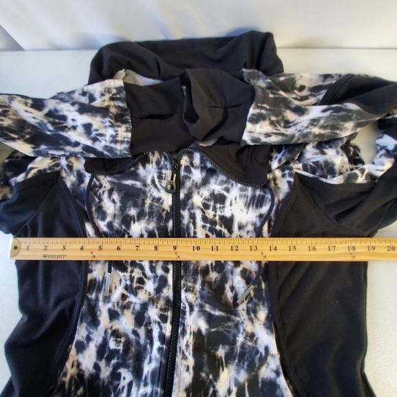 XCVI Movement Zip Front Jacket Size XL Marble Print Stretch High Neck Active - Picture 7 of 13